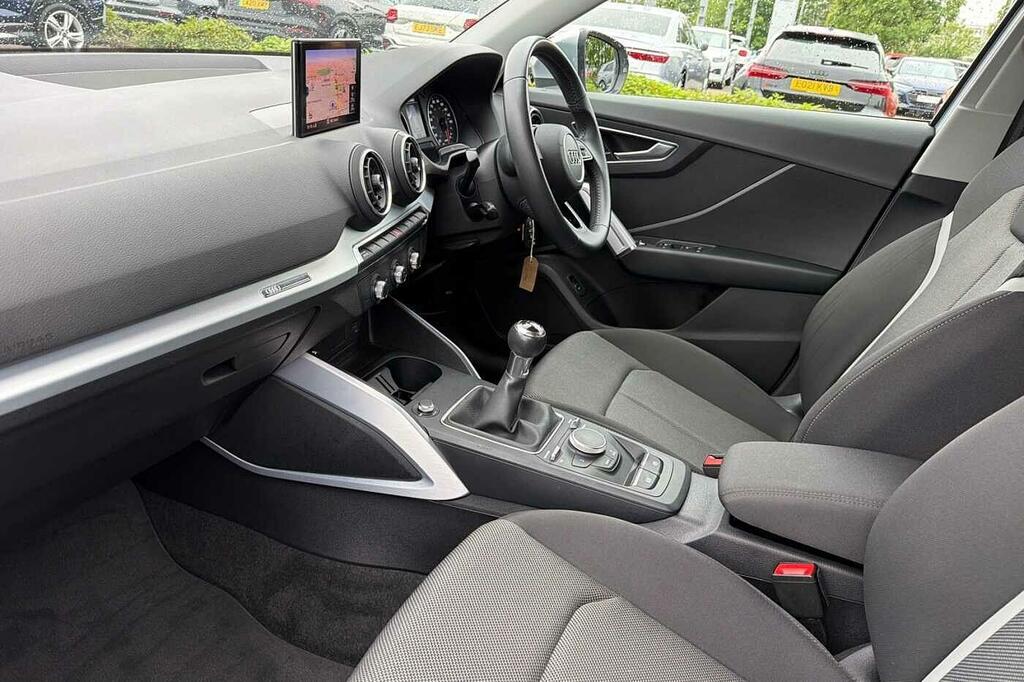 Audi Q2 Sport 30 Tfsi 116 Ps 6-Speed Silver #2
