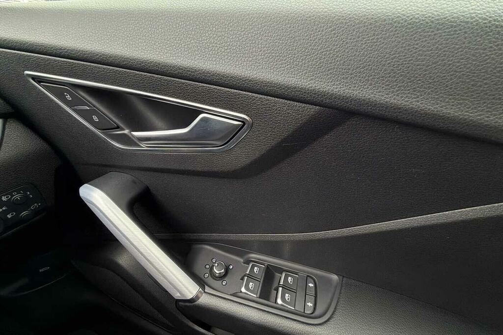 Audi Q2 30 Tfsi Technik Grey #11