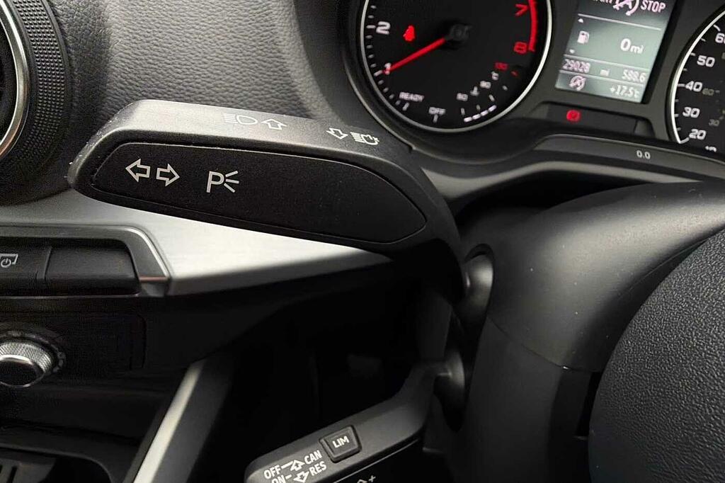 Audi Q2 30 Tfsi Technik Grey #36