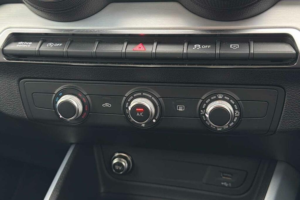 Audi Q2 30 Tfsi Technik Grey #31