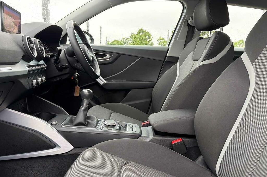 Audi Q2 30 Tfsi Technik Grey #10