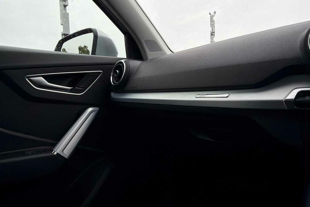 Audi Q2 30 Tfsi Technik Grey #38