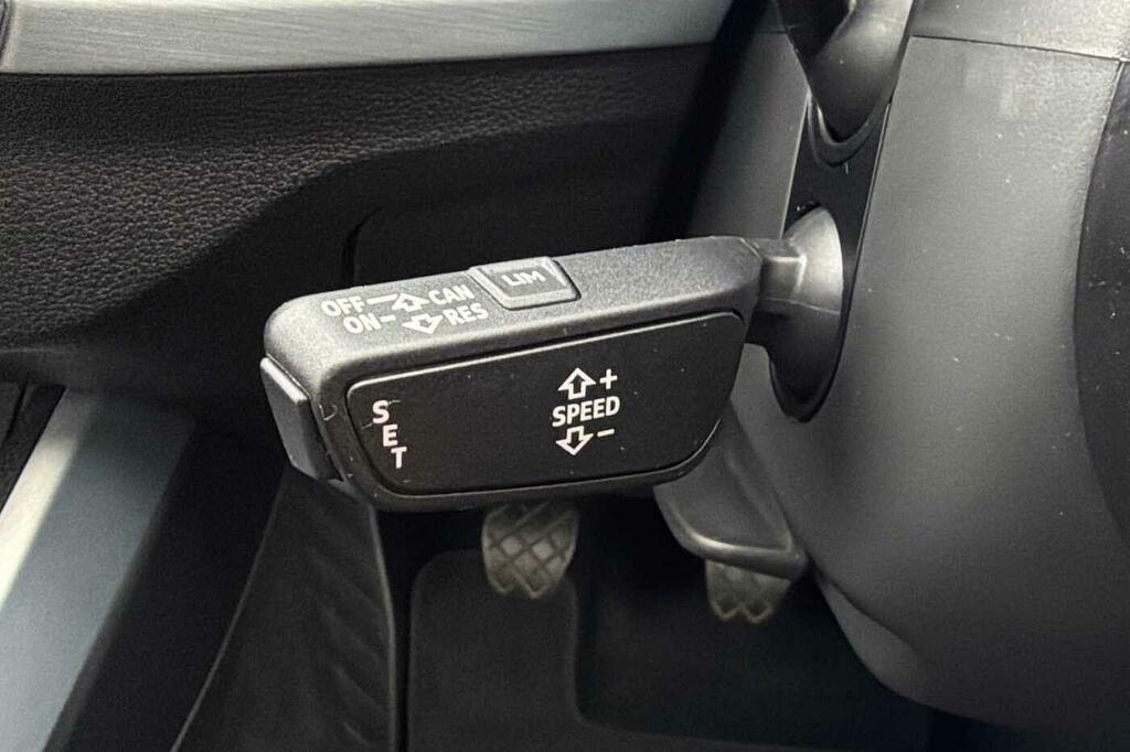 Audi Q2 30 Tfsi Technik Grey #35