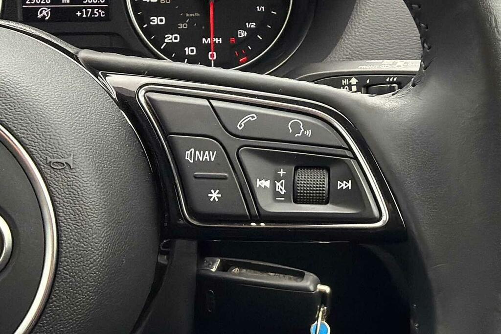 Audi Q2 30 Tfsi Technik Grey #34