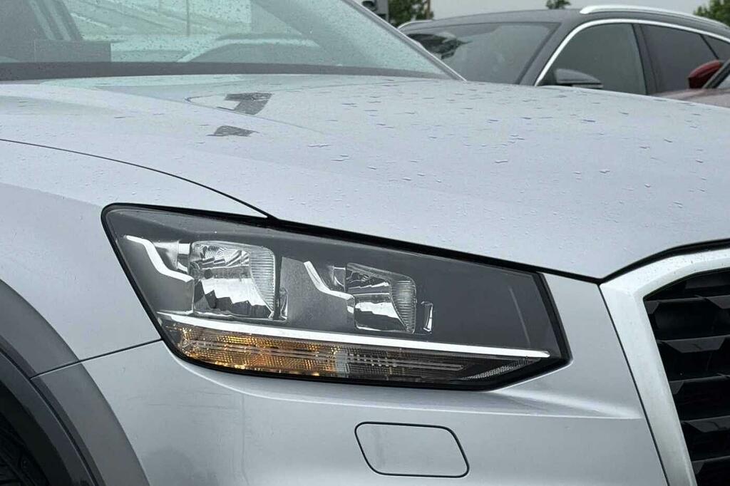 Audi Q2 30 Tfsi Technik Grey #17