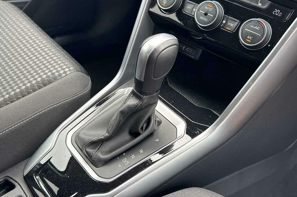 Volkswagen T-Roc  Black #8