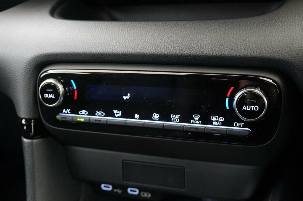 Mazda 2 1.5I Hybrid Centre Line Cvt Hatchback DU75XVM White #16
