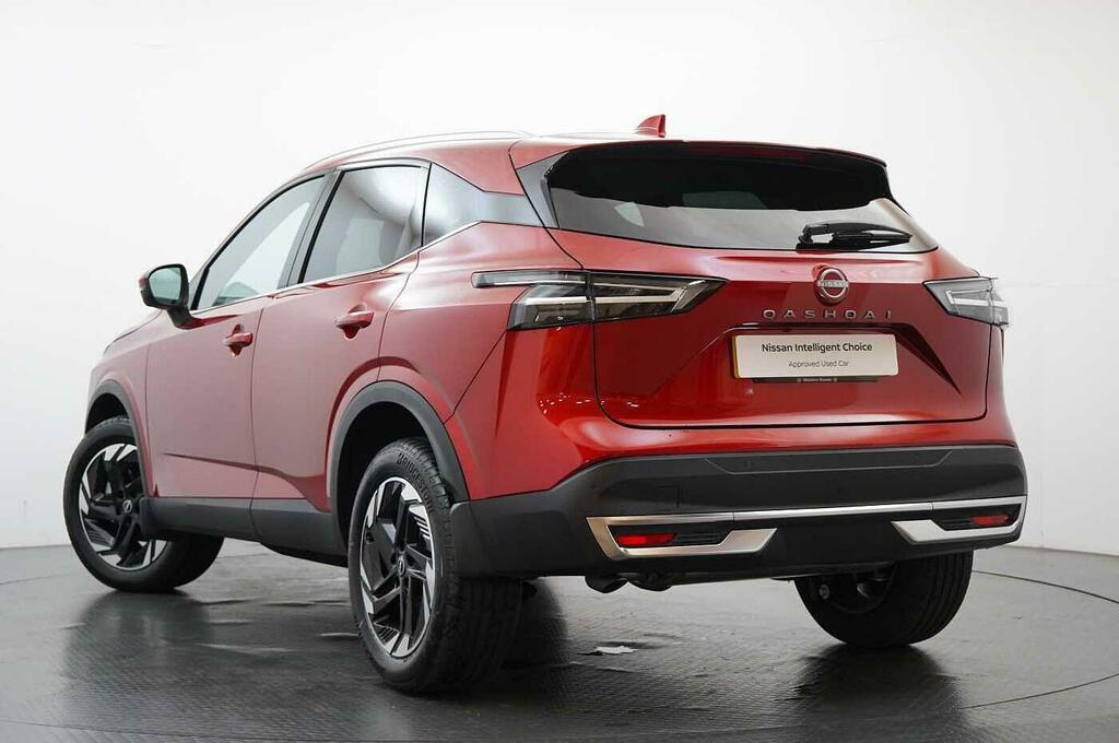 Nissan Qashqai 1.3 Dig-t Mh 140 N-connecta With Glass Roof Pack Red #3
