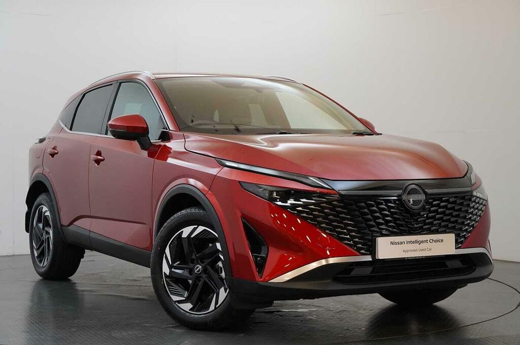 Nissan Qashqai 1.3 Dig-t Mh 140 N-connecta With Glass Roof Pack Red