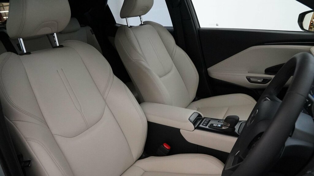 Lexus LBX 1.5 Premium Plus E-cvt Grey #12