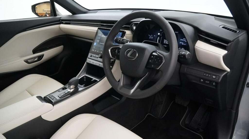 Lexus LBX 1.5 Premium Plus E-cvt Grey #65
