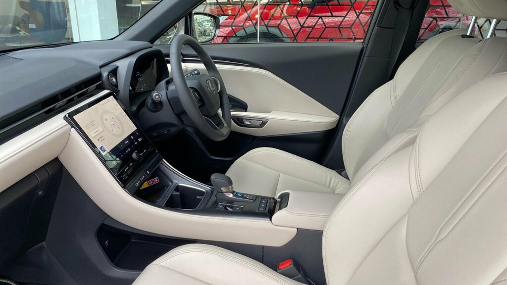 Lexus LBX 1.5 Premium Plus E-cvt Grey #36