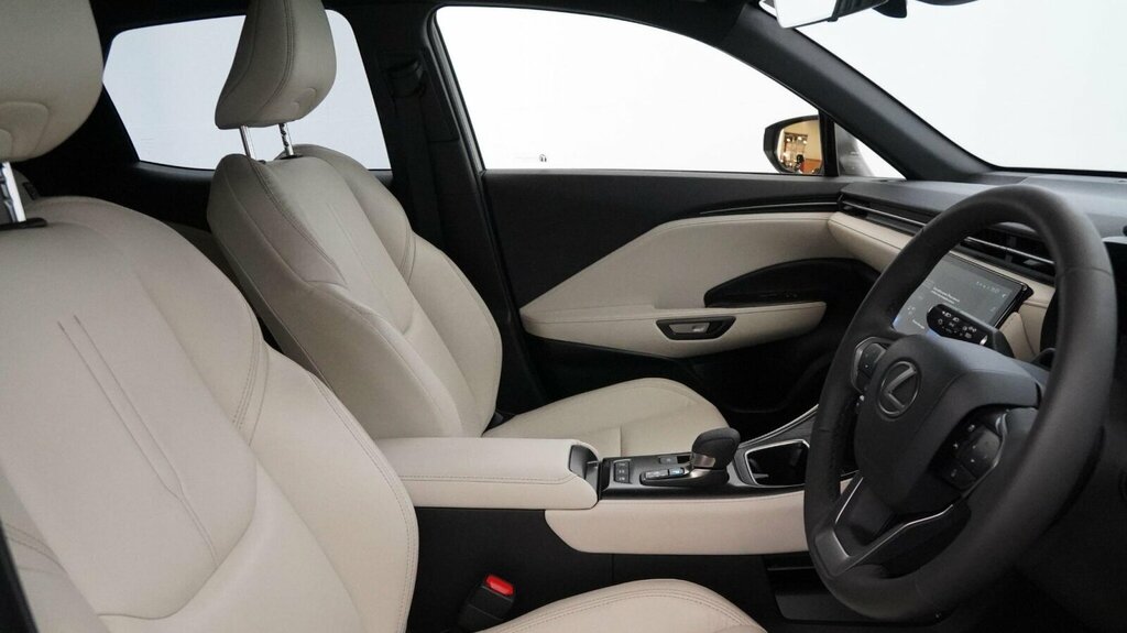 Lexus LBX 1.5 Premium Plus E-cvt Grey #11