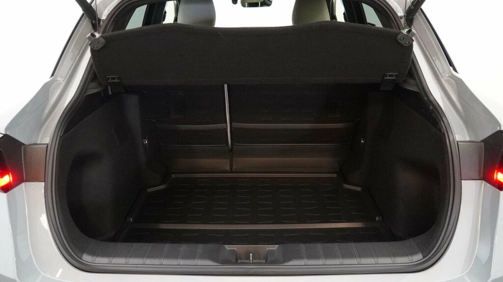 Lexus LBX 1.5 Premium Plus E-cvt Grey #26