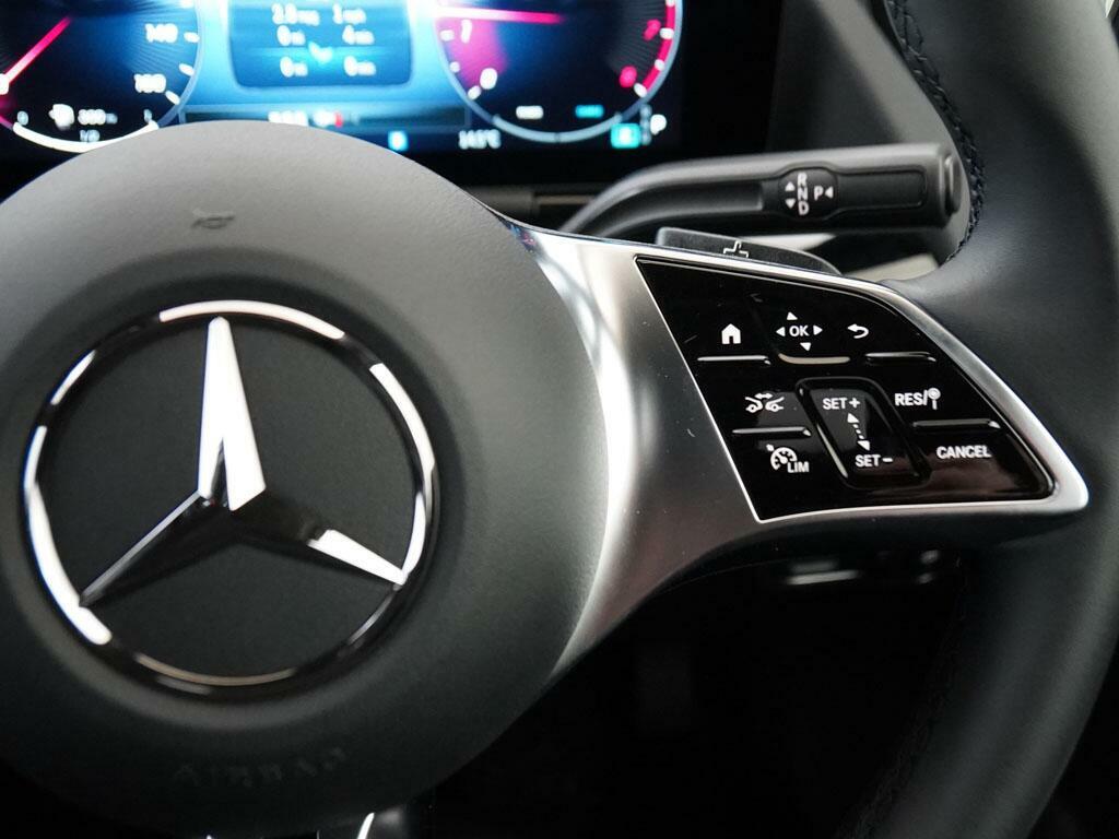 Mercedes-Benz GLA Class Gla 200 Amg Line Premium Grey #24
