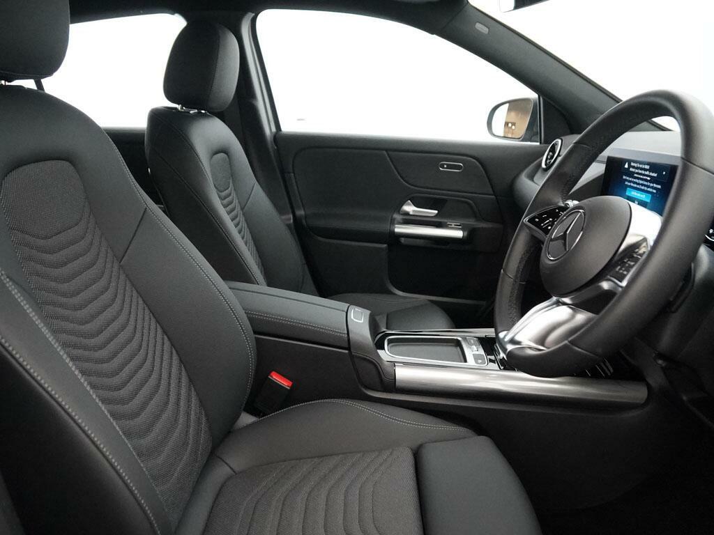 Mercedes-Benz GLA Class Gla 200 Amg Line Premium Grey #14