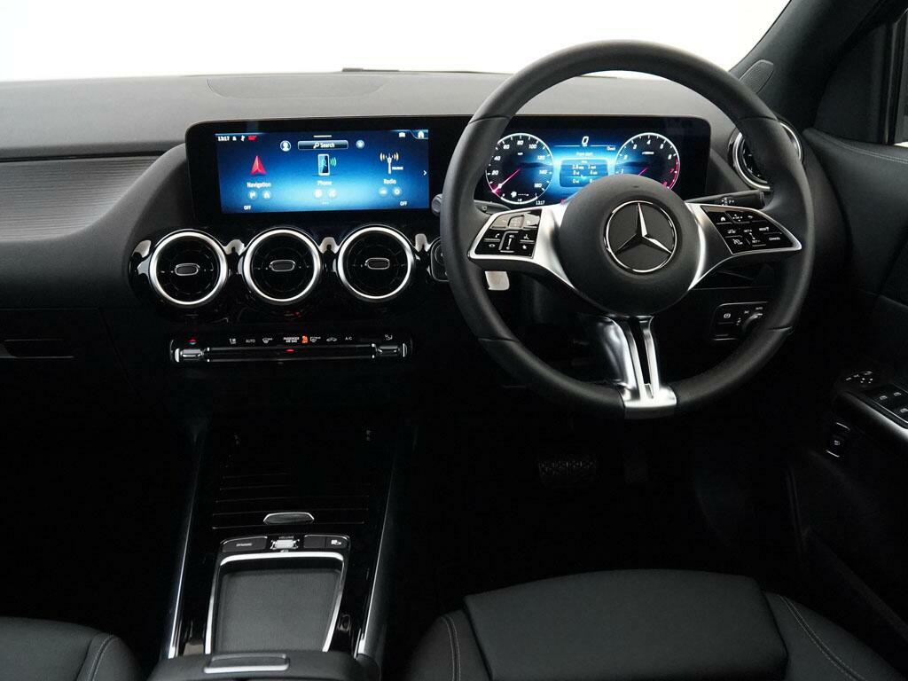 Mercedes-Benz GLA Class Gla 200 Amg Line Premium Grey #30