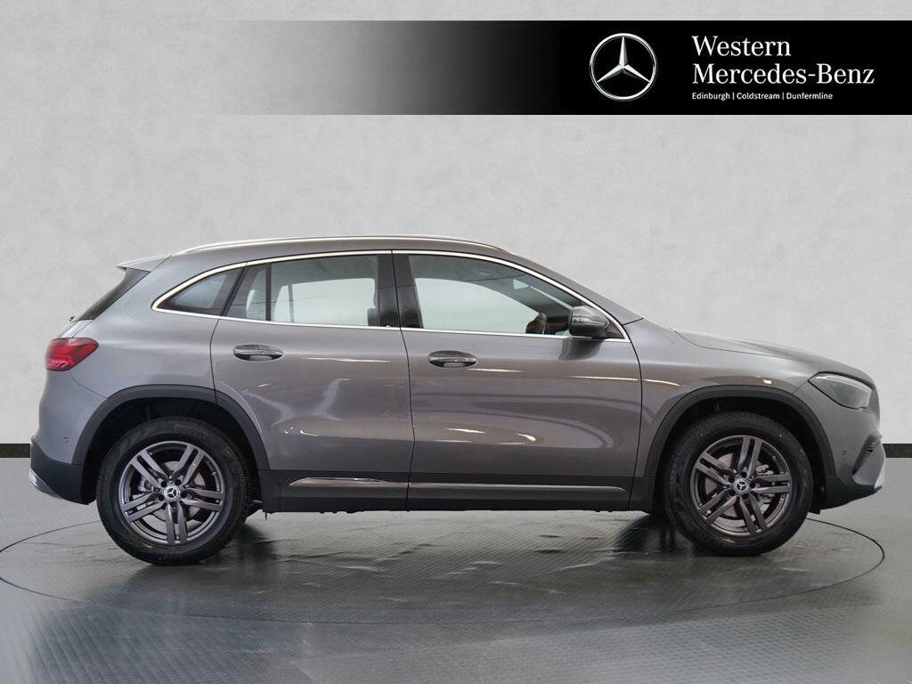 Mercedes-Benz GLA Class Gla 200 Amg Line Premium Grey #7