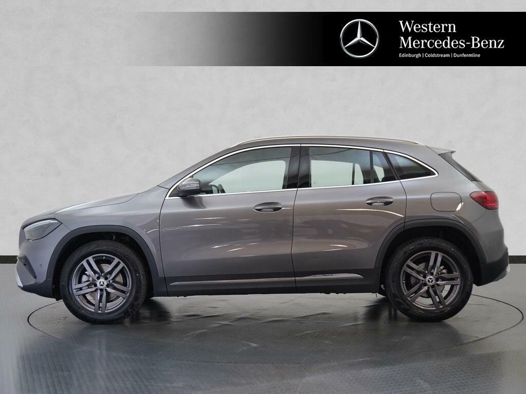 Mercedes-Benz GLA Class Gla 200 Amg Line Premium Grey #8