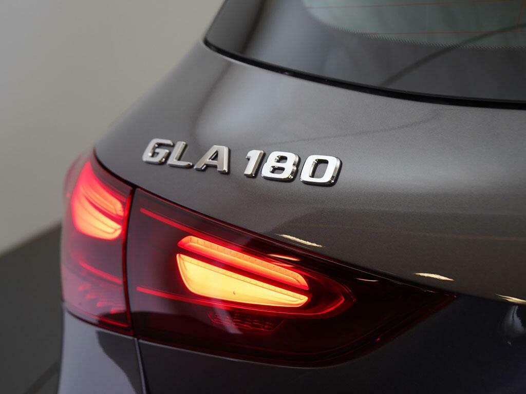 Mercedes-Benz GLA Class Gla 200 Amg Line Premium Grey #17