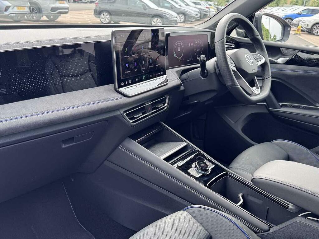 Volkswagen Tiguan 1.5 Etsi 150 R-line Dsg Black #2