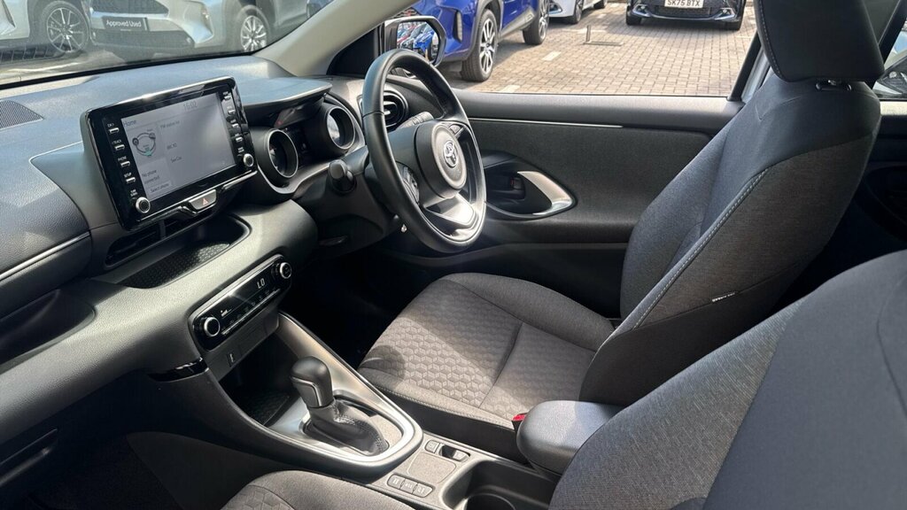 Toyota Yaris 1.5 Vvt-h Design E-cvt Euro 6 Ss Silver #5