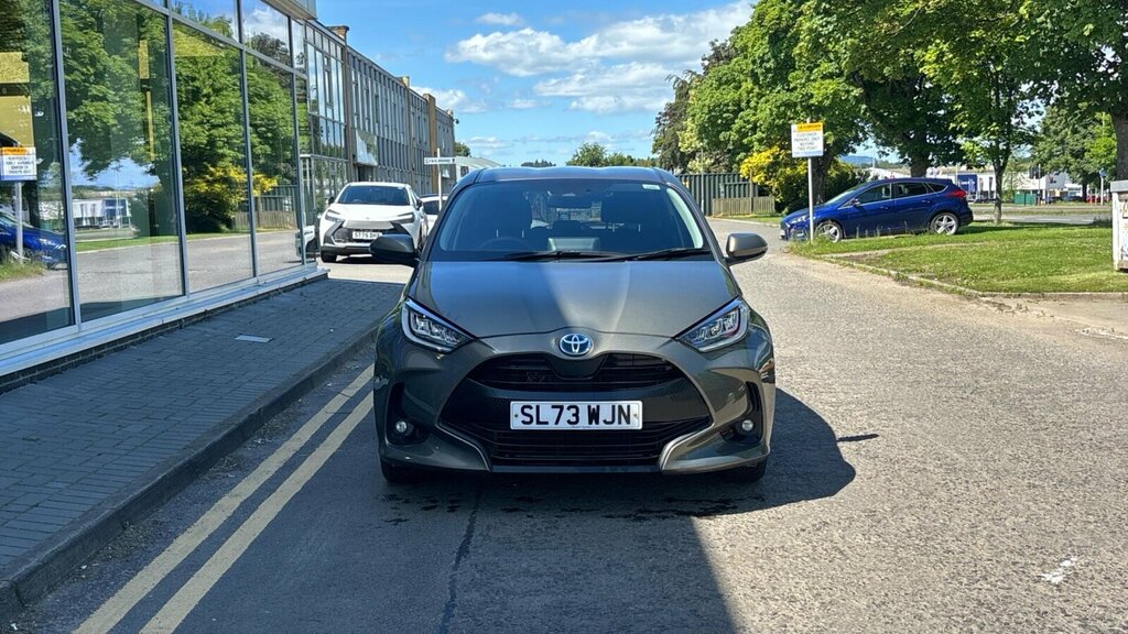 Toyota Yaris Excel White #22