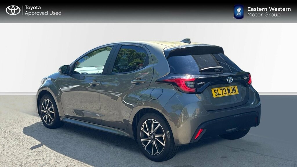 Toyota Yaris Excel White #4
