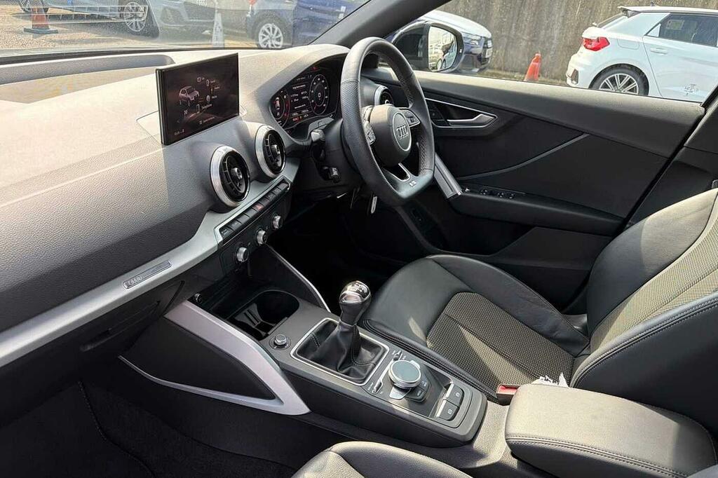 Audi Q2 Black Edition 30 Tfsi 110 Ps 6-Speed Grey #2