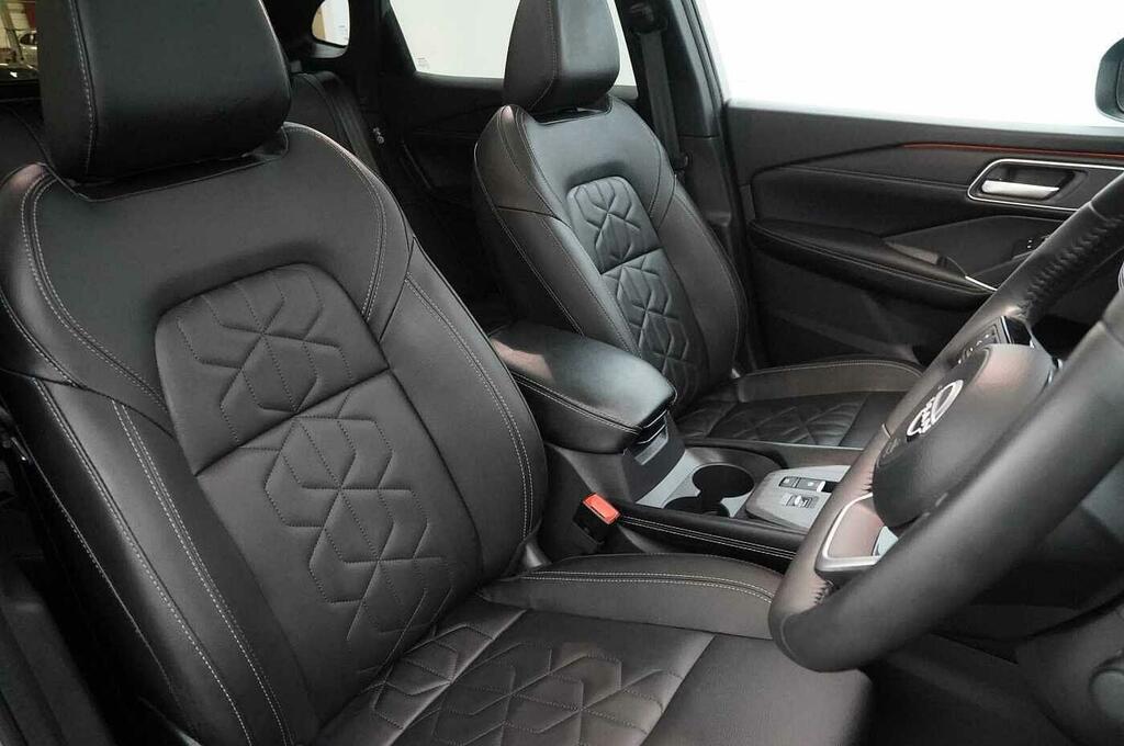 Nissan Qashqai E-power Tekna Plus White #19