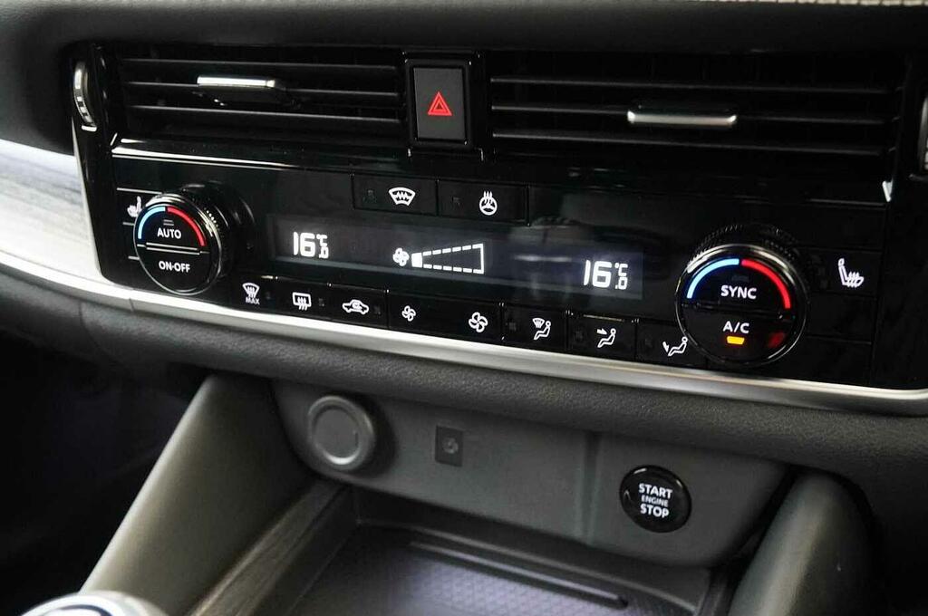 Nissan Qashqai E-power Tekna Plus White #28