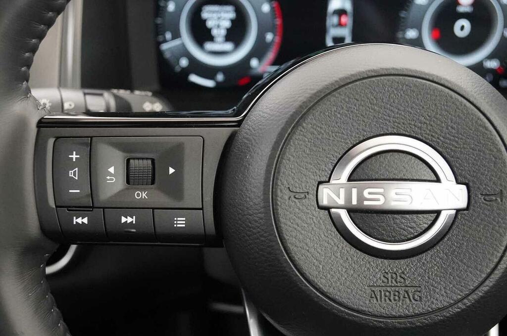 Nissan Qashqai E-power Tekna Plus White #33