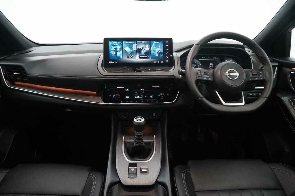 Nissan Qashqai E-power Tekna Plus White #15