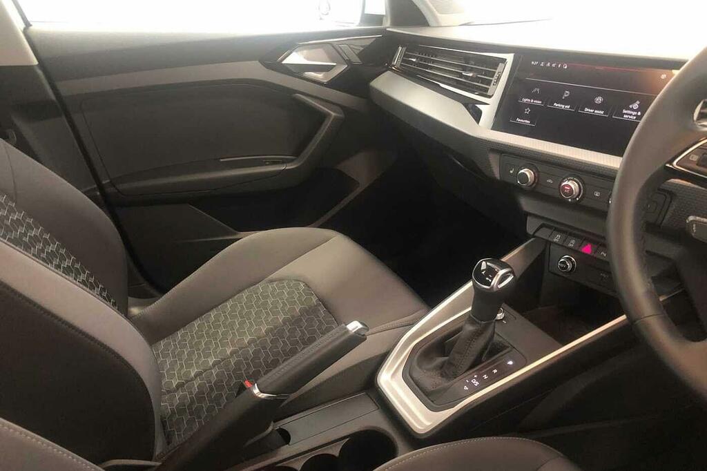 Audi A1 25 Tfsi Sport S Tronic 2024 Black #8