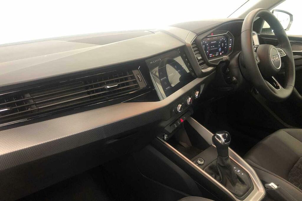 Audi A1 25 Tfsi Sport S Tronic 2024 Black #2