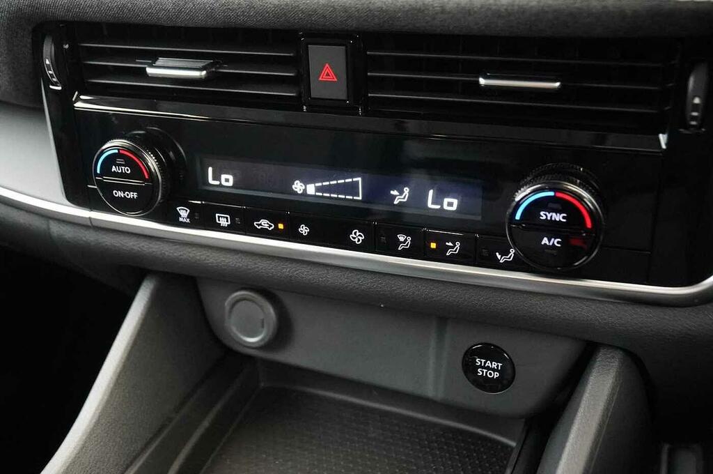 Nissan Qashqai E-power Acenta Premium Blue #28