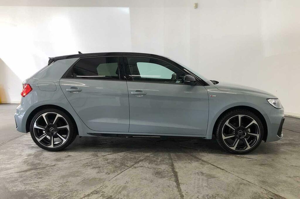 Audi A1 Sport 30 Tfsi 116 Ps S Tronic Blue #4