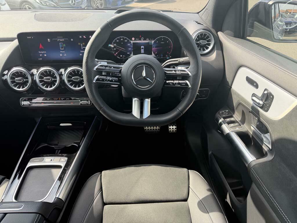 Mercedes-Benz GLA Class 180 Sport Edition Blue #13