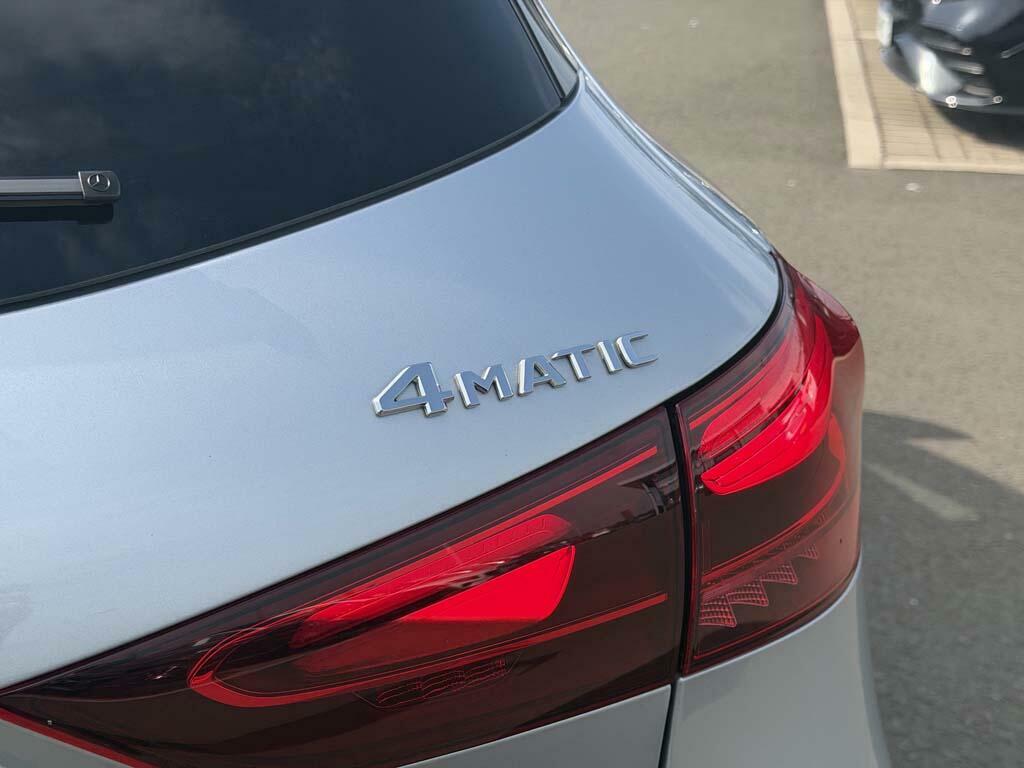 Mercedes-Benz GLA Class 180 Sport Edition Blue #28