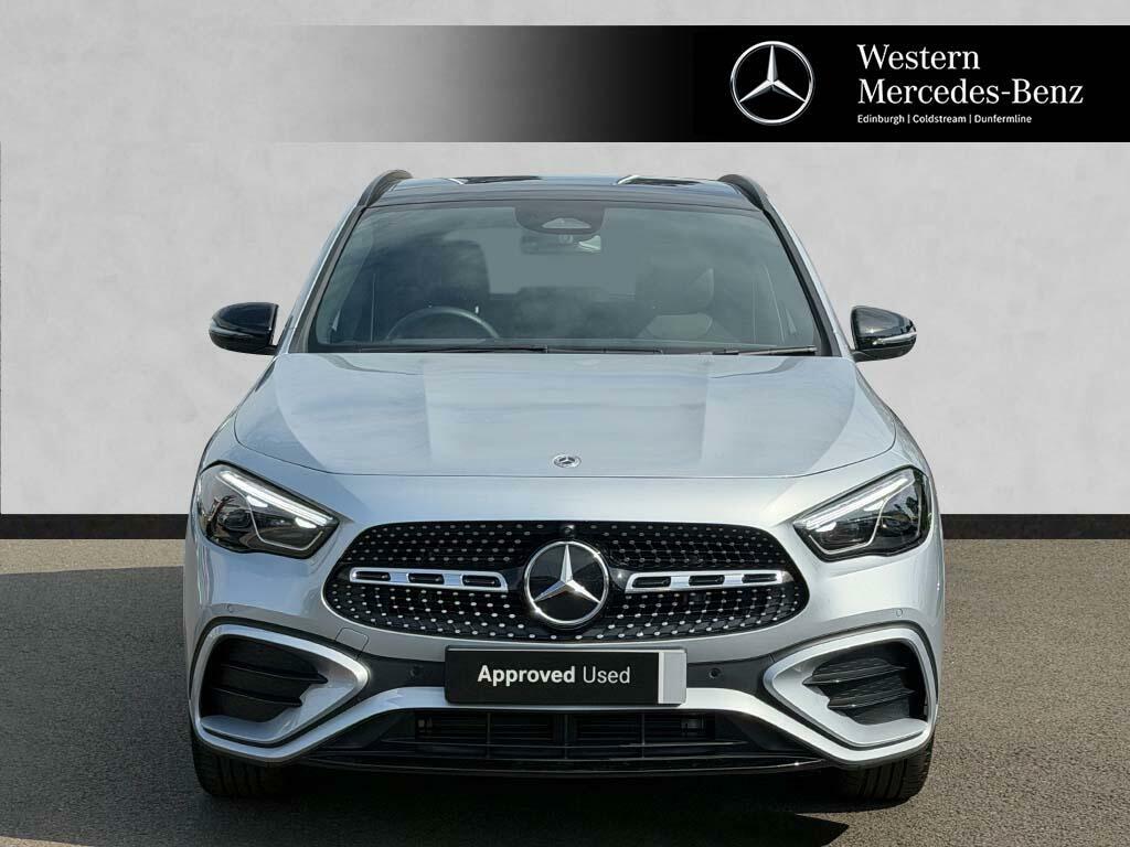 Mercedes-Benz GLA Class 180 Sport Edition Blue #11