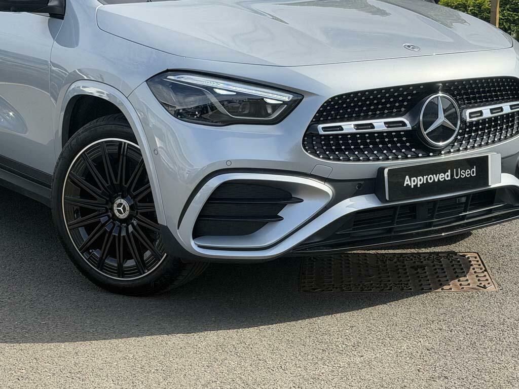 Mercedes-Benz GLA Class 180 Sport Edition Blue #14