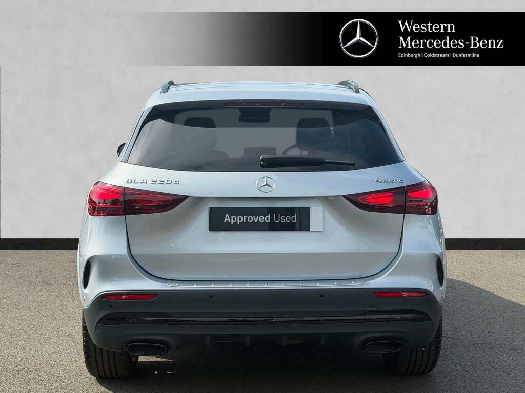 Mercedes-Benz GLA Class 180 Sport Edition Blue #12