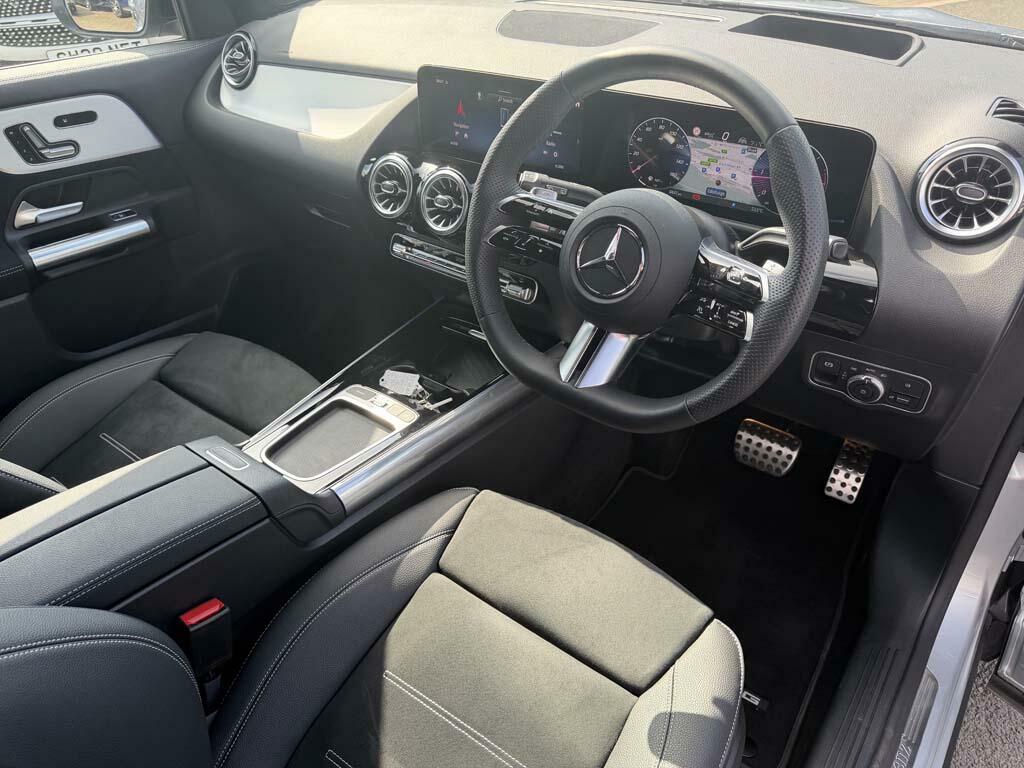 Mercedes-Benz GLA Class 180 Sport Edition Blue #30
