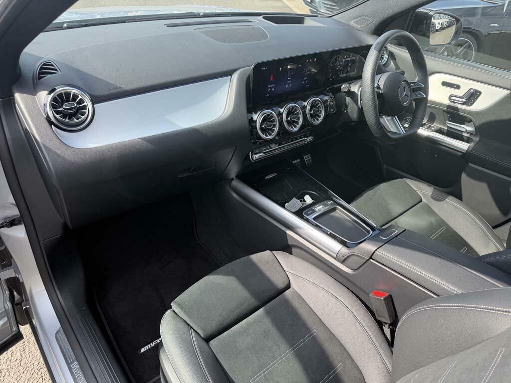 Mercedes-Benz GLA Class Gla 220 D 4Matic Amg Line Premium Plus Silver #3