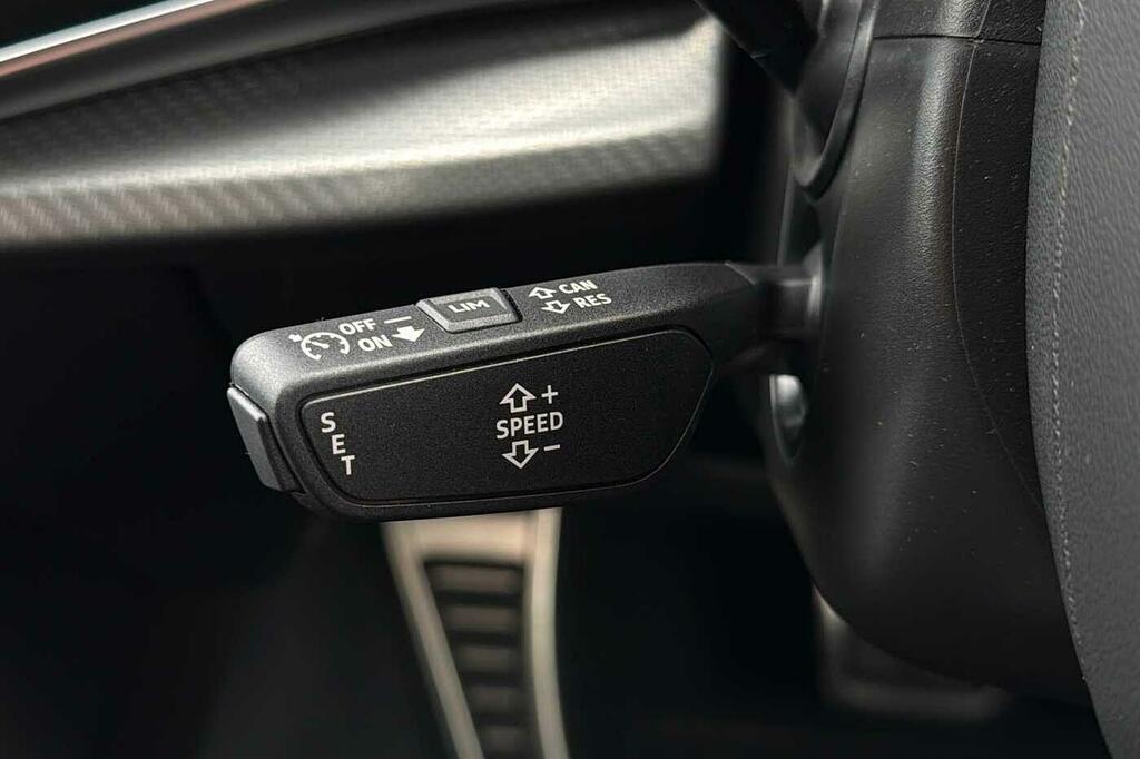 Audi RSQ8 Tfsi 640 Quattro Perform Carbon Black Tiptron Black #33