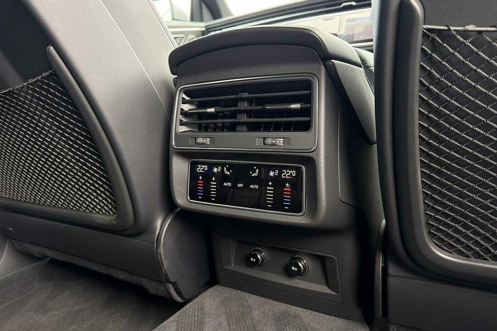 Audi RSQ8 Tfsi 640 Quattro Perform Carbon Black Tiptron Black #38