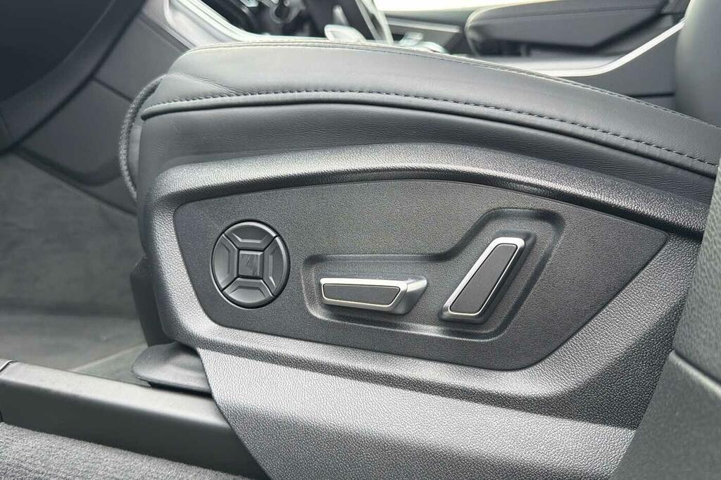Audi RSQ8 Tfsi 640 Quattro Perform Carbon Black Tiptron Black #40