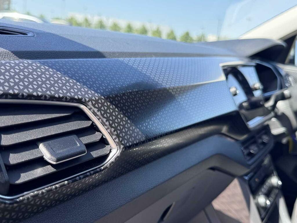 Volkswagen T-Cross First Edition White #30