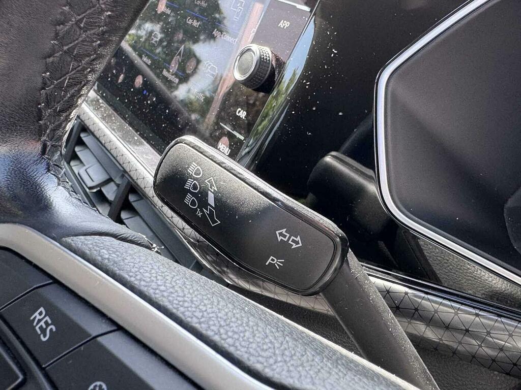 Volkswagen T-Cross First Edition White #20