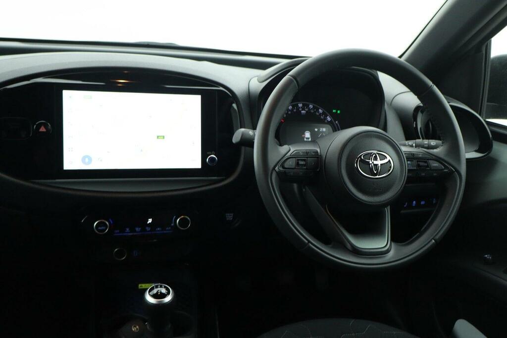 Toyota Aygo X 1.0 Vvt-i Pure Black #7